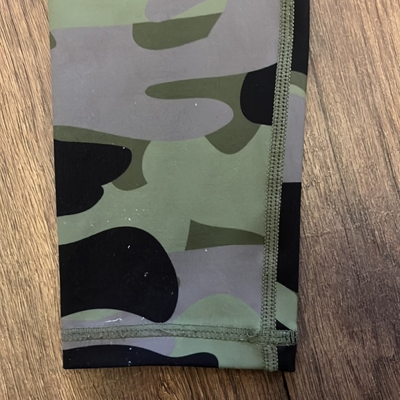 ZYIA Active 7/8 camo legging - Picture 4 of 7